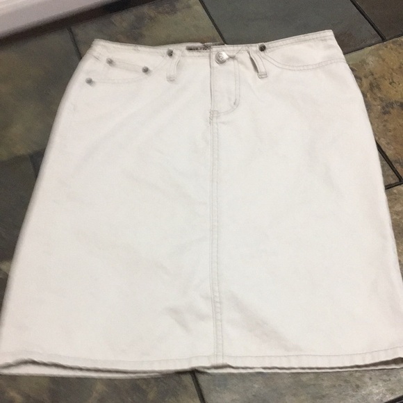 Angels White denim skirt - Picture 2 of 9